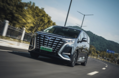 同为新能源高端MPV,传祺E9叫板腾势D9